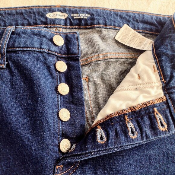 Old Navy Kicker Boot-Cut Extra High Rise Dark Wash Jeans Size 8 - Picture 3 of 5
